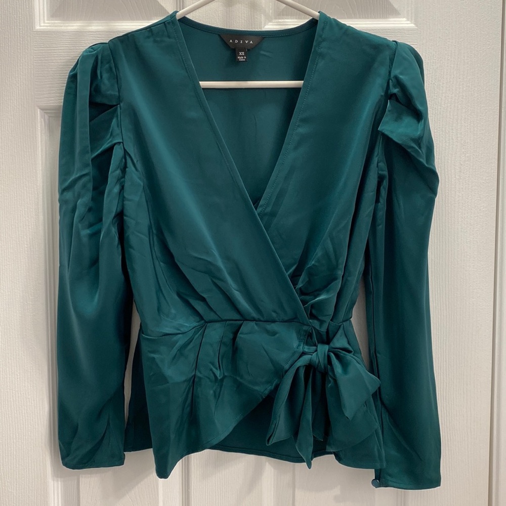 Adiva long sleeve peplum blouse - NWOT